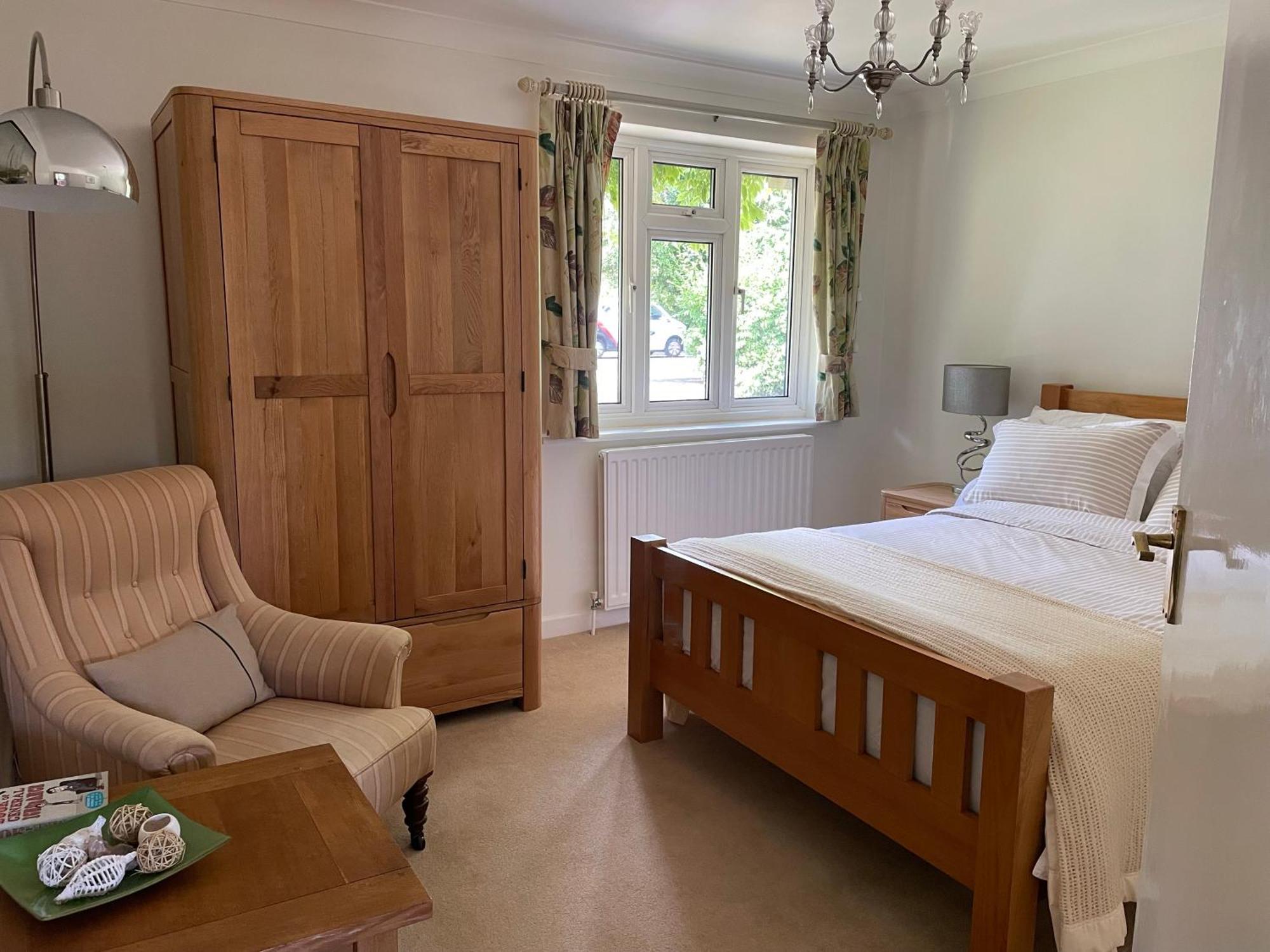 Charming Bournemouth House With Beautiful Spacious Gardens, 5 Min Drive To Beaches, Free Parking For 2-3 Cars Exteriér fotografie