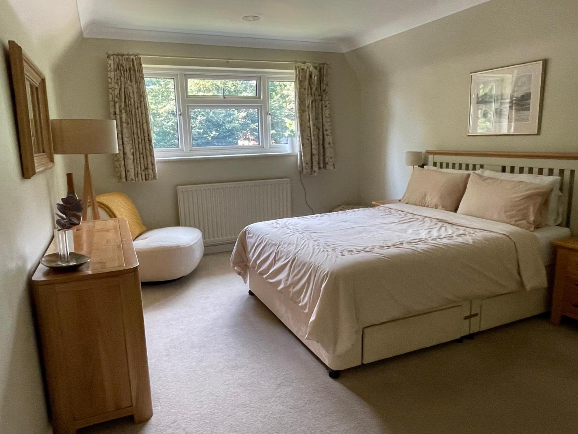 Charming Bournemouth House With Beautiful Spacious Gardens, 5 Min Drive To Beaches, Free Parking For 2-3 Cars Exteriér fotografie