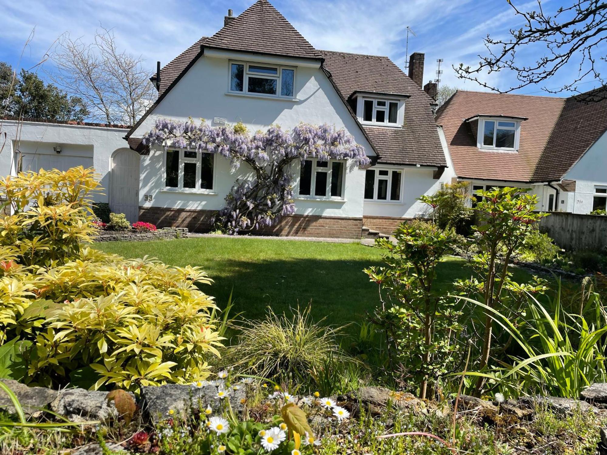 Charming Bournemouth House With Beautiful Spacious Gardens, 5 Min Drive To Beaches, Free Parking For 2-3 Cars Exteriér fotografie